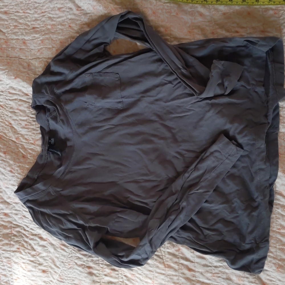 Thin cotton pocket t